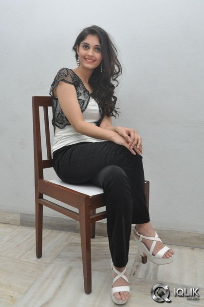 Surabhi-at-Beeruva-Movie-Date-Press-Meet